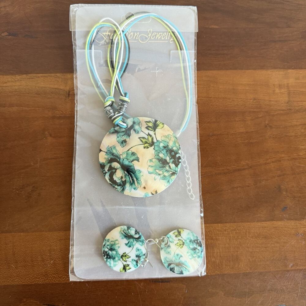 NWT Fashion Jewelry Teal Green Blue Floral Opalescent Shell Necklace & Earrings